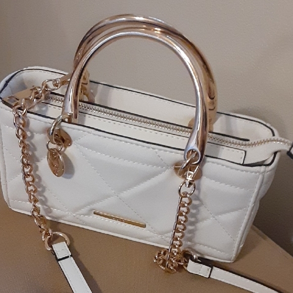Aldo White Quilted Satchel with Gold Chain and Top Handle - Picture 3 of 4